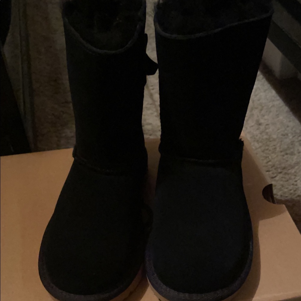 Bailey Bow ll UGG Boots Size 13